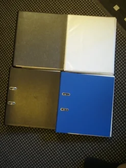 Tradera 4 album/pärmar m ca 206 plastfickor i bra skick avsedda för vykort-även småkort!| Album & Tilbehør