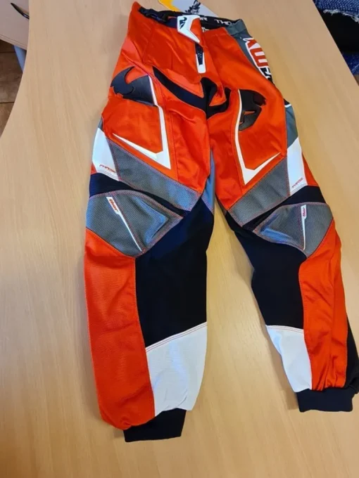Tradera ” JÄTTE BILLIGT ” Thor Phase crossbyxa. Röd i herrstorlek 28-tum. NU 299kr.| Motocross