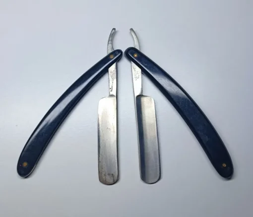 Tradera 2 Äldre rakknivar i pappfodral från Ryssland| Barbering