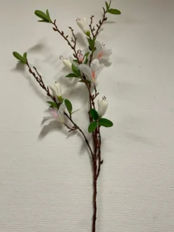 Tradera 1 lång kvist med vita blommor/ Konstgjorda växter| Kunstige Planter