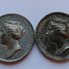 Tradera 2 Medaljer. Drottning Lovisas död den 30 mars 1871 av Lea Ahlborn. Ut 1:-| Andre Mønter & Sedler