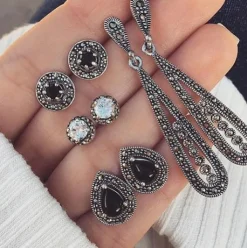 Tradera 4 par fina bohemiska örhängen Smyckesset kristall markasit replika vintage stud> Smykkesæt