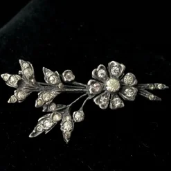 Tradera 830 silver vit paste / glasstenar / strass 50-tal brosch Lindbergs silversmide> Brocher