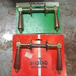 Online 2 st. Dörrhandtag i Mässing och Trä Beslag & Reservedele