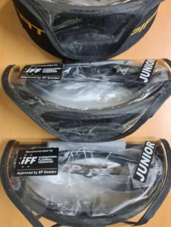 Tradera 3 st Fatpipe innebandy glasögon - NYA - junior goggles black/gold> Floorball