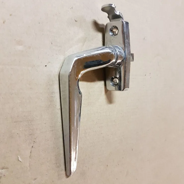 Flash Sale 8 st HABO VÄNSTER handtag med LÅSSPÄRR Metall Krom Tapp=8/22mm Kroge, Håndtag & Beslag