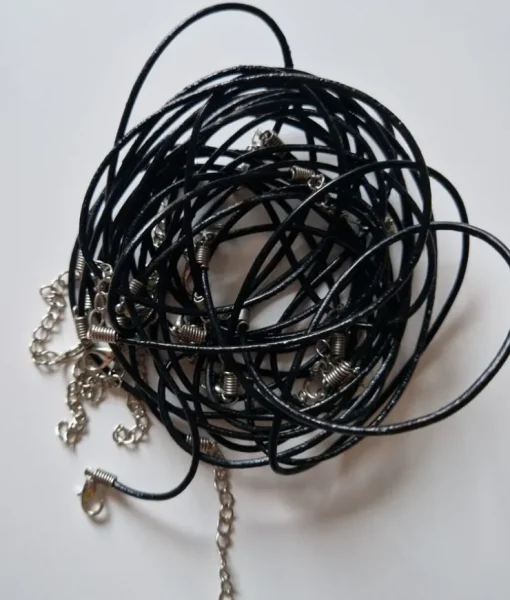Sale 13 st halsband konstläder/metall Varepartier