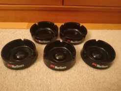 Tradera 5 st Marlboro askkoppar> Tobakiana