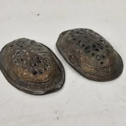 Sale 2 st. Spännbucklor i brons ? - Spännen - Vikingatid - Ålder 1900 tal ? Arkæologi