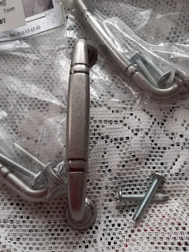 Flash Sale 1 styck handtag Tenn från skotten plast AB art 128T storlek 96 mm Kroge, Håndtag & Beslag