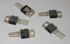 Tradera 5 styck TIP 107 PNP Darlington till BALLY , STERN & WILLIAMS flipperspel 100V 8A| Spillemaskiner