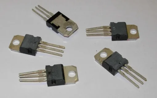 Tradera 5 styck TIP 107 PNP Darlington till BALLY , STERN & WILLIAMS flipperspel 100V 8A| Spillemaskiner