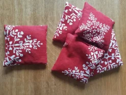 Tradera 5 stycken tygpåsar som innehåller ris, passar till olika lekar.> Leg & Spil