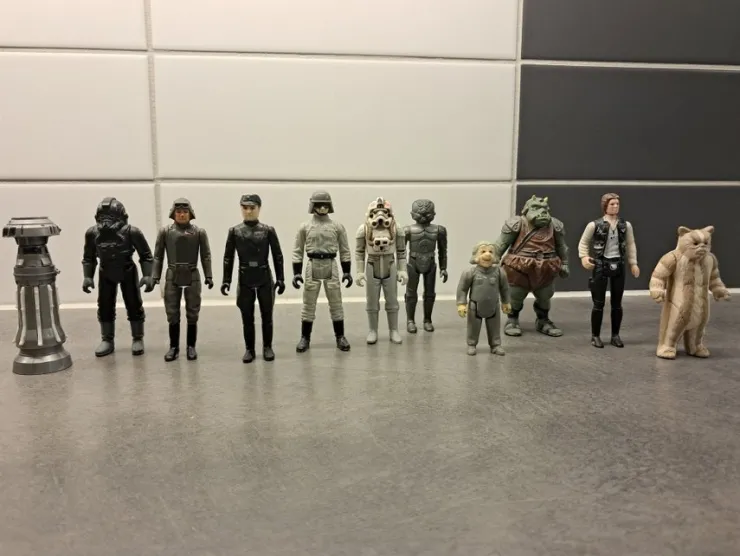 Tradera 11 stycken vintage Star wars figurer lektskick> Star Wars