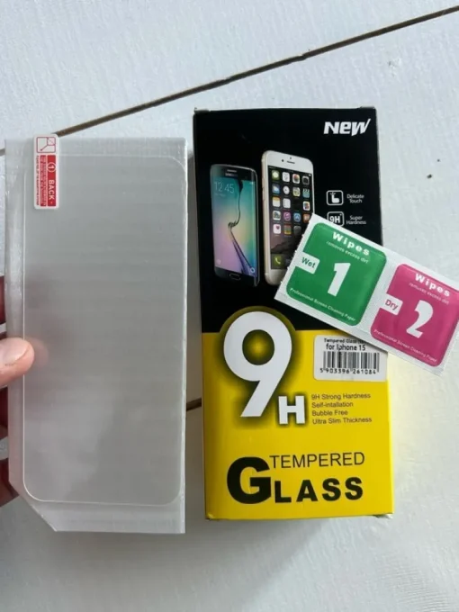 Tradera 2 x Skärmskydd iPhone 15/iPhone 14 **Tempered Glass 9H**> Mobiltilbehør