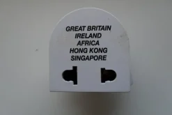 Tradera Adapter som fungerar i Storbritannien, Irland, Afrika, Hong Kong, Singapore.| Rejsetilbehør