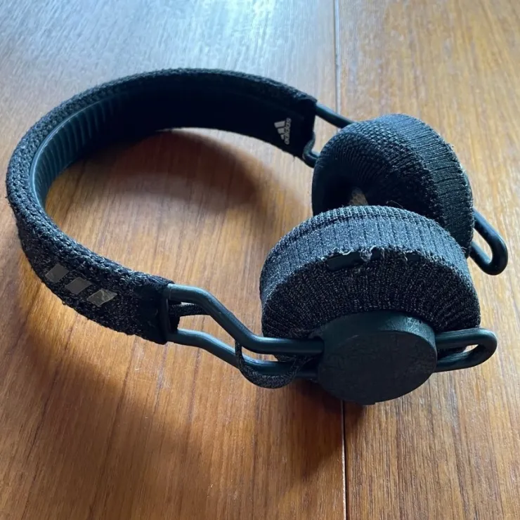 Tradera Adidas RPT-01, hörlurar.| Høretelefoner