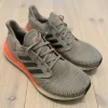 Tradera Adidas ultra boost grå/orange 40 2/3> Løb