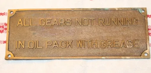 Tradera ALL GEARS NOT RUNNING IN OIL PACK WITH GREASE.> Skilte