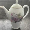 Shop ALP LIDKÖPING Kanna Kaffekanna Lock Fin m rosor rosa ljusgrå guld Keramik & Porcelæn, Svensk