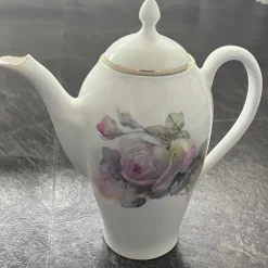 Shop ALP LIDKÖPING Kanna Kaffekanna Lock Fin m rosor rosa ljusgrå guld Keramik & Porcelæn, Svensk