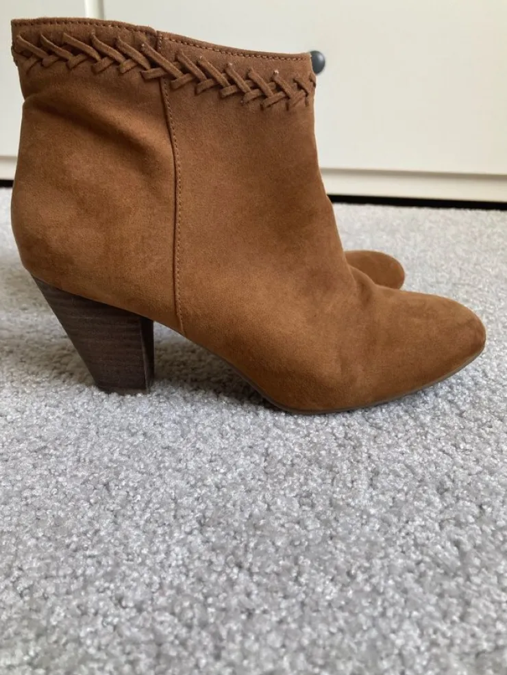 Tradera Ankelstövel i mocka | amerikansk storlek 8> Damesko