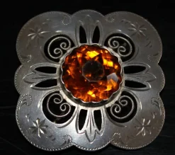 Tradera Antik stor brosch i silver med gul brun sten, superfin!> Brocher