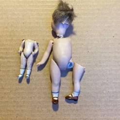 Tradera Antika dockdelar - porslinsdockor| Dukker