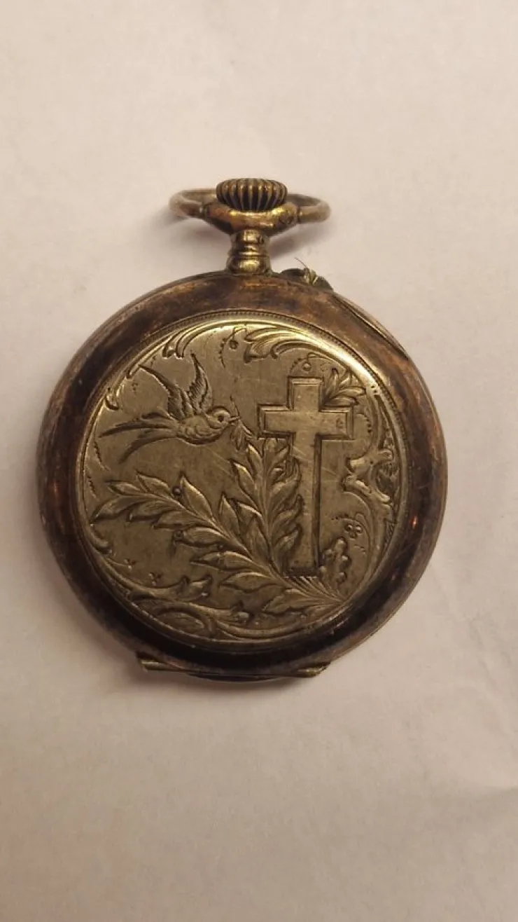 Tradera Antikt fickur i silver med vackert motiv> Lommeure