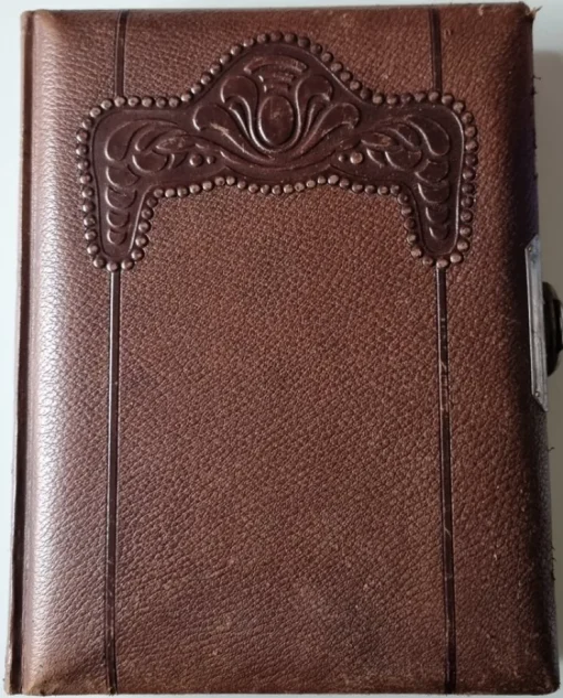 Tradera Antikt fotoalbum. Brunt med dekor.| Fotoalbum