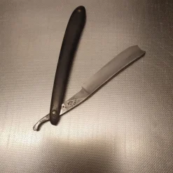 Tradera Antikt Rakkniv John Barber med Frimurarsymbol| Barbering