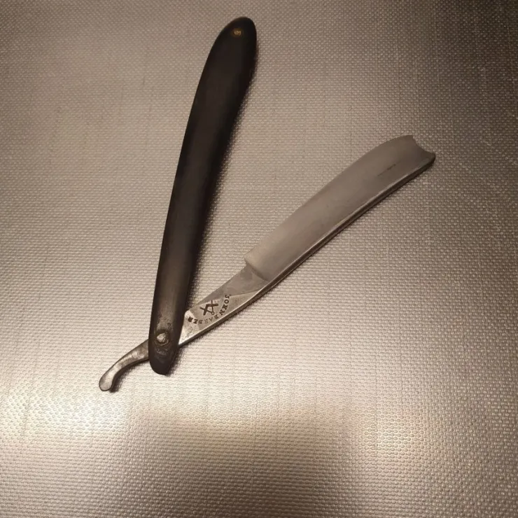 Tradera Antikt Rakkniv John Barber med Frimurarsymbol| Barbering