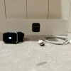 Tradera Apple Watch SE 44mm GPS - Silver Aluminium med Svart armband> Smartwatches