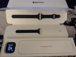 Tradera Apple Watch SE Space Gray Midnight Sport Band 40MM> Smartwatches