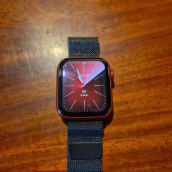 Tradera Apple Watch Series 6 44m (Wifi) Röd> Smartwatches
