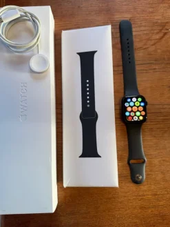Tradera Apple Watch Series 7 45mm Midnight Aluminium> Smartwatches
