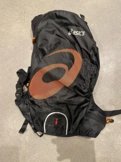 Tradera Asics Löparryggsäck> Løb