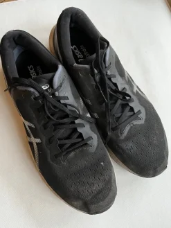 Tradera Asics Löparskor, Svarta, Storlek 47> Løb