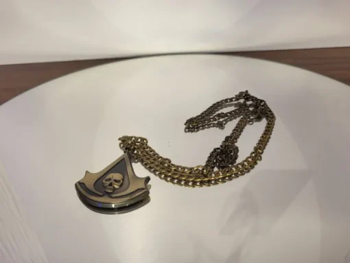Tradera Assassins Creed Black Flag halsband> Samlerfigurer