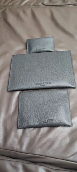 Tradera Audemars Piguet läder väskor> Andet Urrelateret