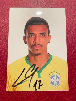 Tradera Autograf på fotografi Luiz Gustavo, Wolfsburg och Brasilien ca 10*15 cm| Autografer