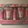 Tradera Badrum presentset,rosa,oöppnad> Andre Skønhedsprodukter