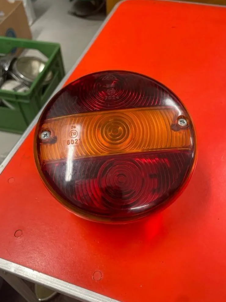 Tradera Bakljus äldre lastbil, maskin mm.| Lastbiler & Busser