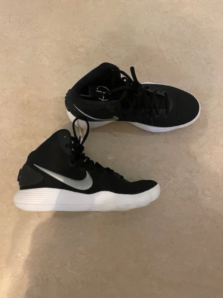 Tradera Basketskor - Hyperdunks 100% som ny> Basket