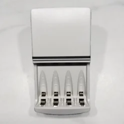 Tradera Batteriladdare för 4 batterier| Anden Forbrugerelektronik