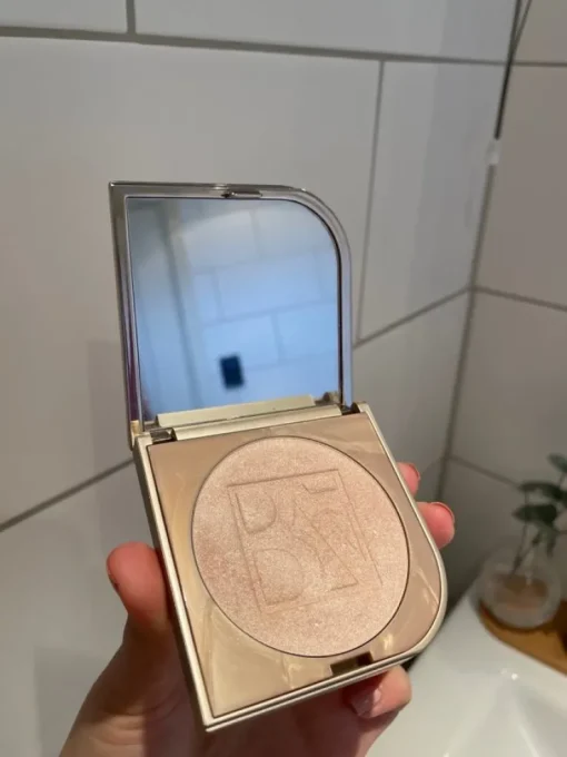 Tradera BeautyAct Flashlight Highlighter> Makeup
