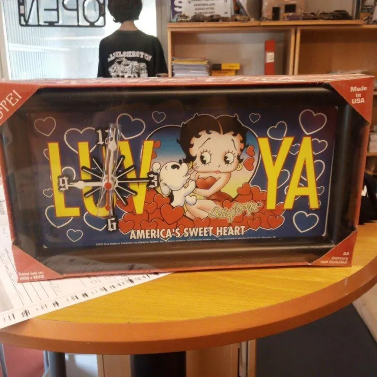 Tradera Betty boop klocka luv ya> Ure Til Hjemmet