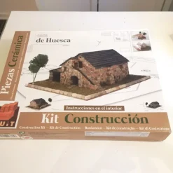 Tradera Block cuit, 1/60 casa de huesca, oanvänd byggsats i keramik och trä.| Skalamodeller