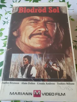Tradera Blodröd Sol - VHS Fd hyrfilm Mariann Video| Vhs-film
