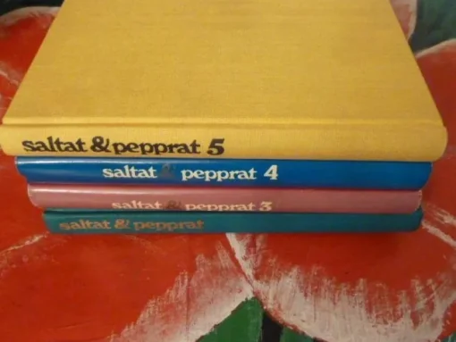Best Sale BOK, 4 STYCKEN SALTAT & PEPPRAT BÖCKER: 3, 4, 5 Antikkens Litteratur